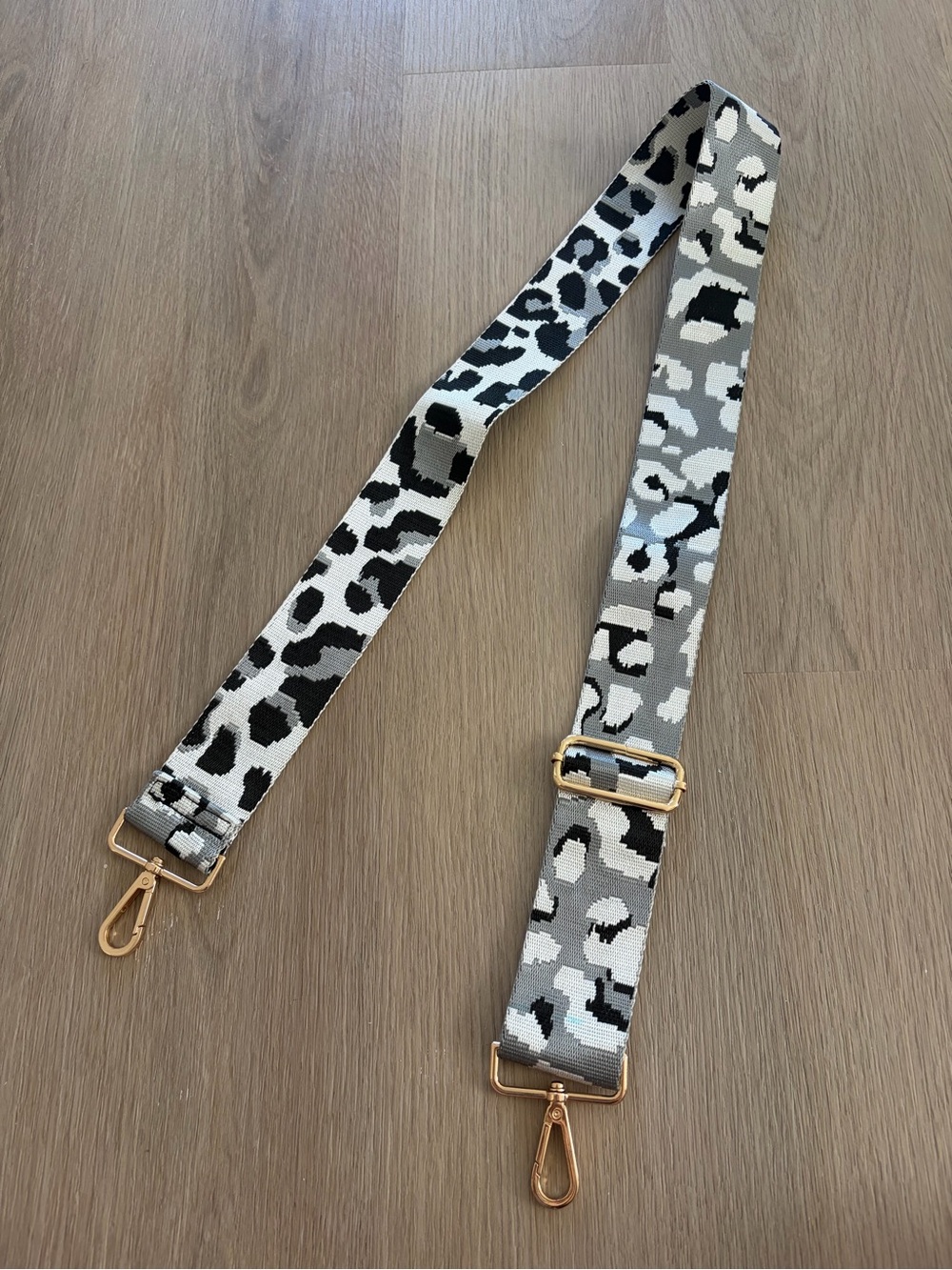 Ah Dorned White Leopard Print Crossbody Bag Strap